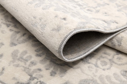 5' X 8' Ivory Distressed Ikat Pattern Area Rug