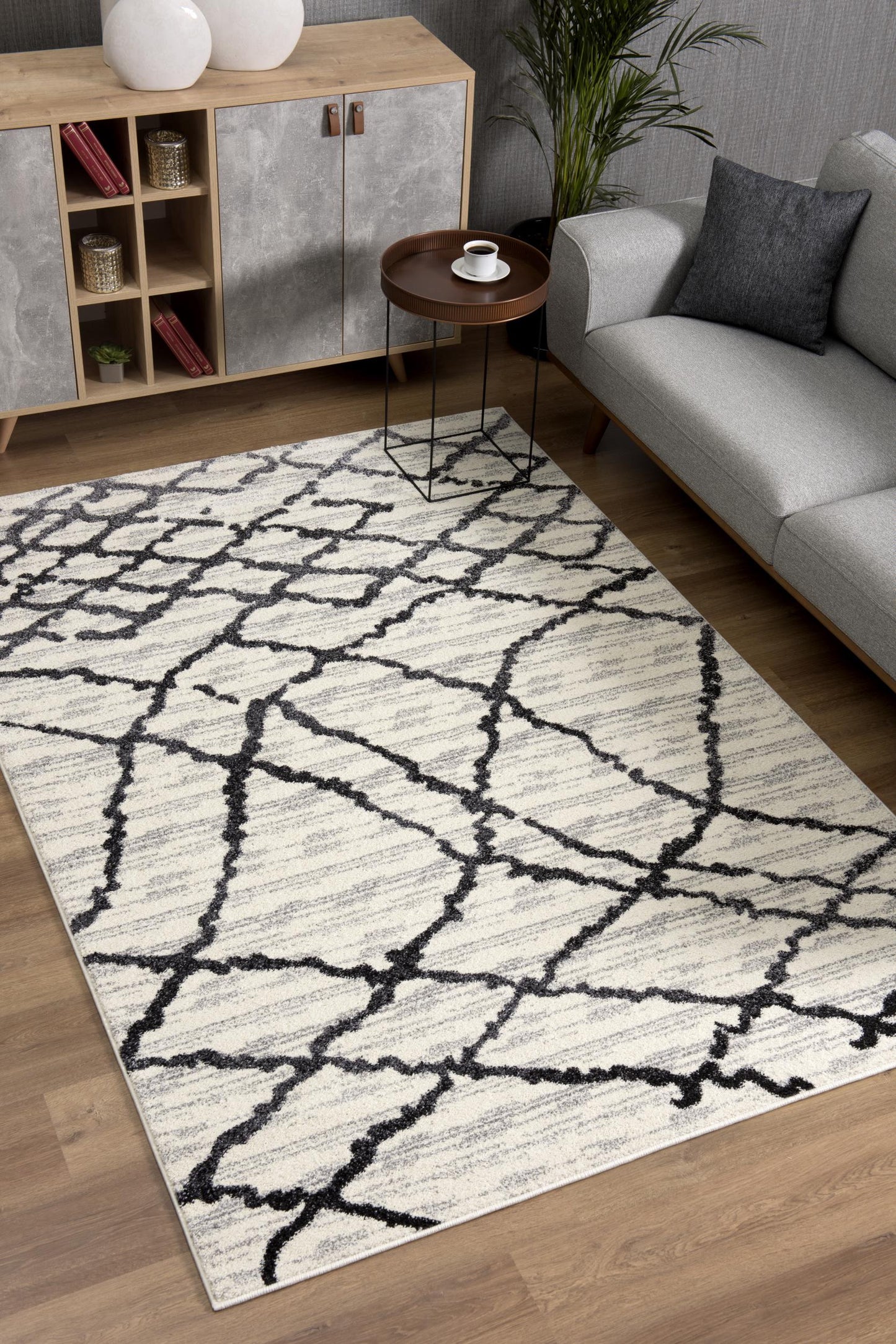 7' X 9' Gray And Black Modern Abstract Area Rug