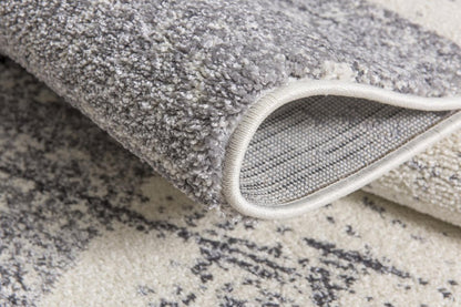 5' X 8' White And Gray Checkered Area Rug