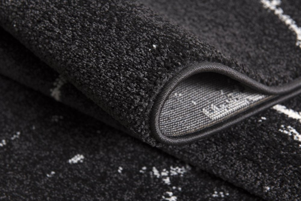 4' X 6' Black And White Abstract Breakage Area Rug