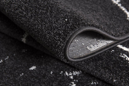 4' X 6' Black And White Abstract Breakage Area Rug