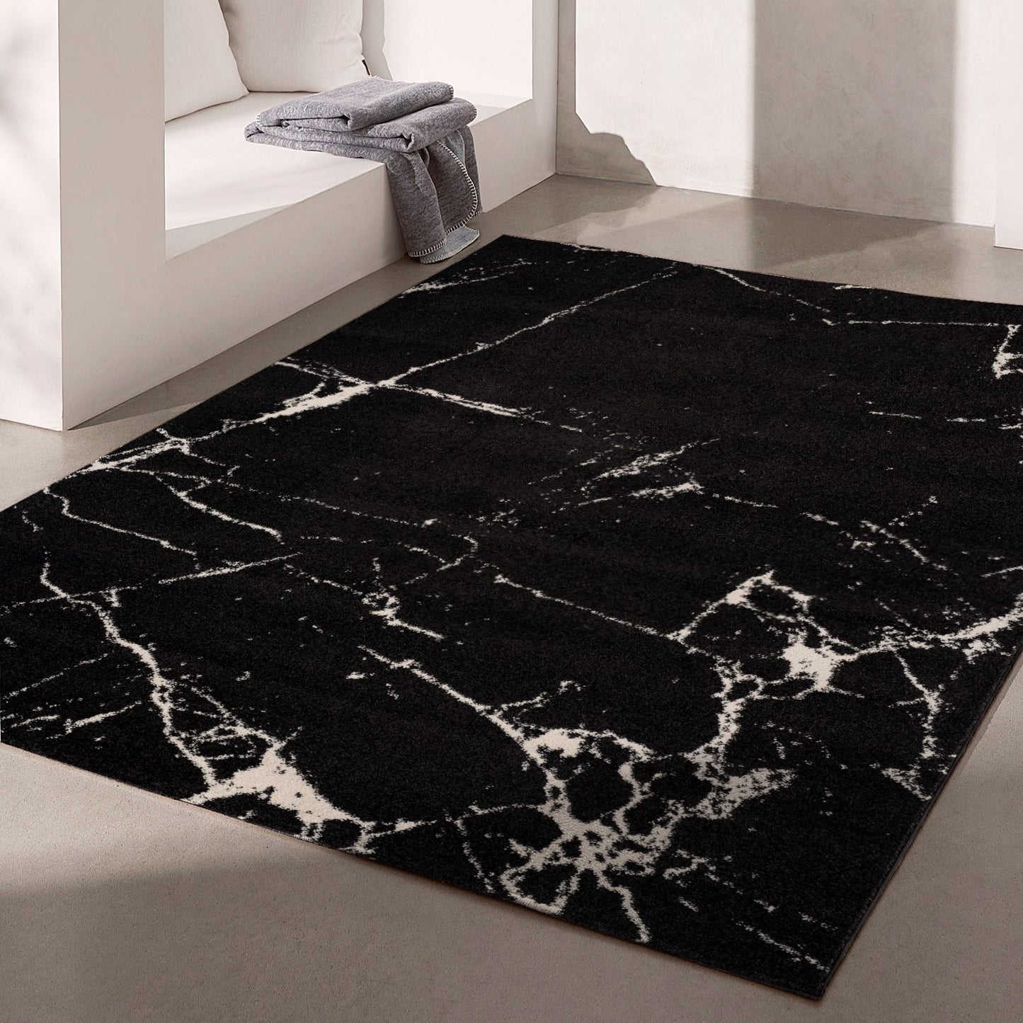 7' X 9' Black And White Abstract Breakage Area Rug