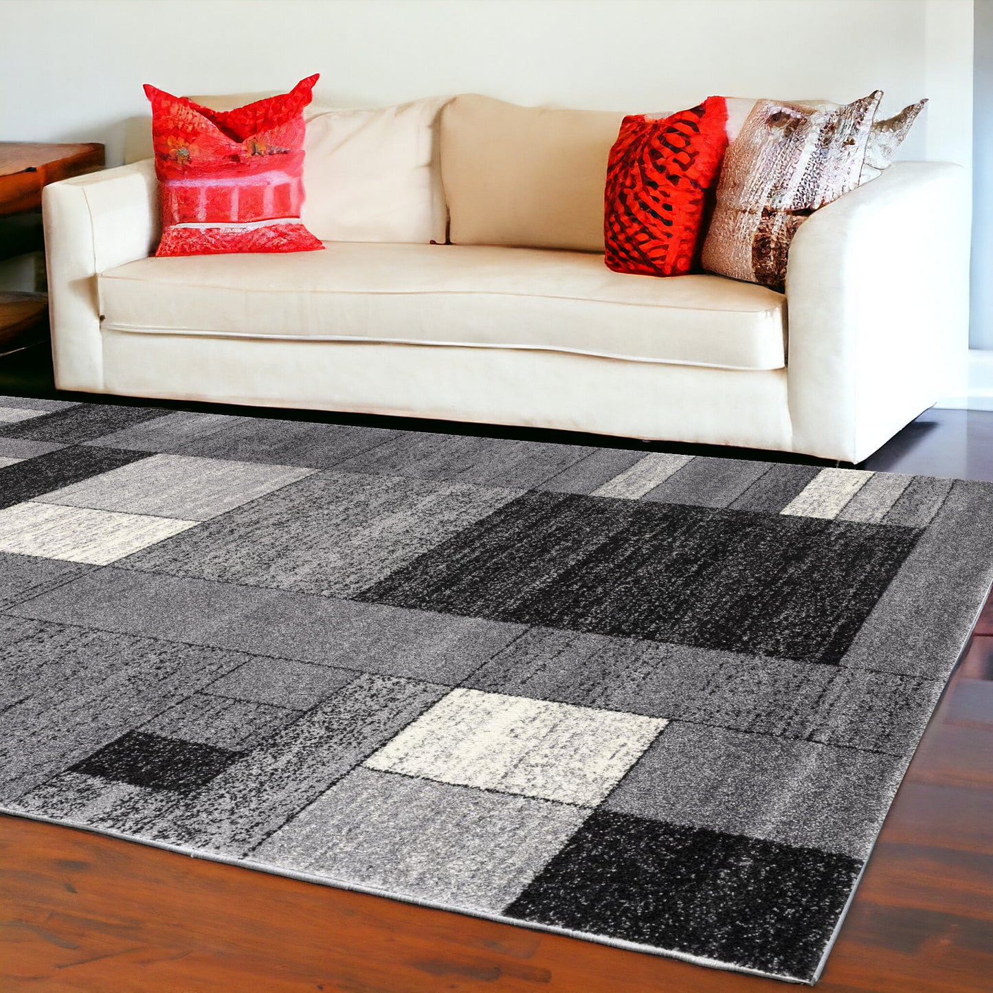 4' X 6' Gray Distressed Geometric Area Rug