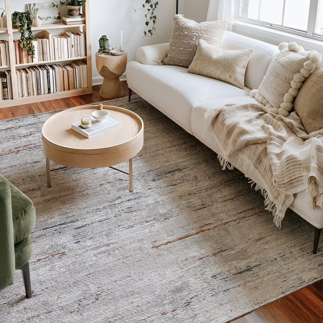 4' X 6' Beige And Gray Distressed Area Rug