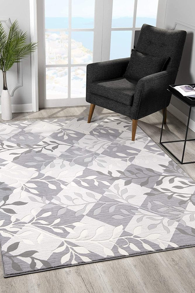 7' X 10' Gray Diamond And Vines Area Rug