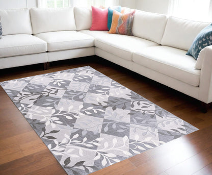 7' X 10' Gray Diamond And Vines Area Rug