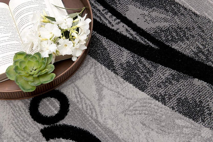 5' X 7' Gray And Black Abstract Area Rug