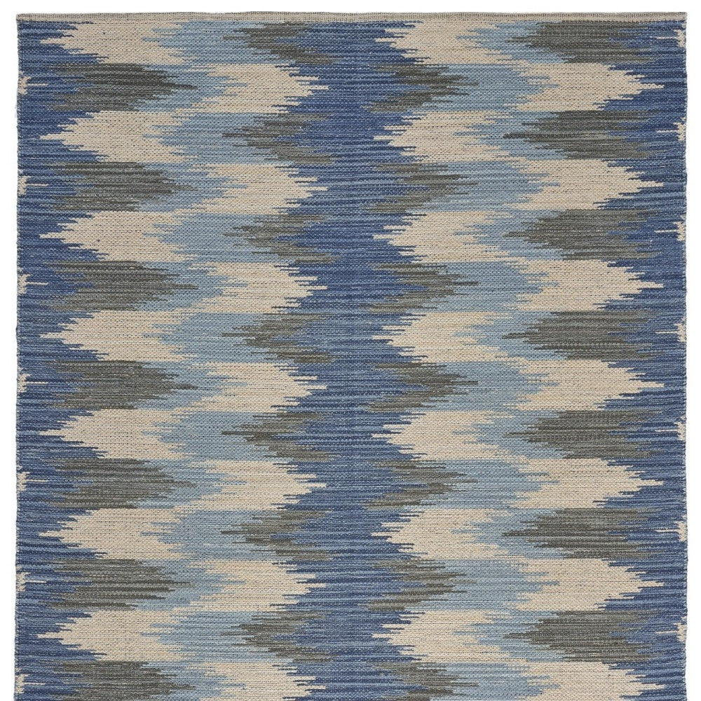 5' X 7' Blue and Cream Ikat Pattern Area Rug