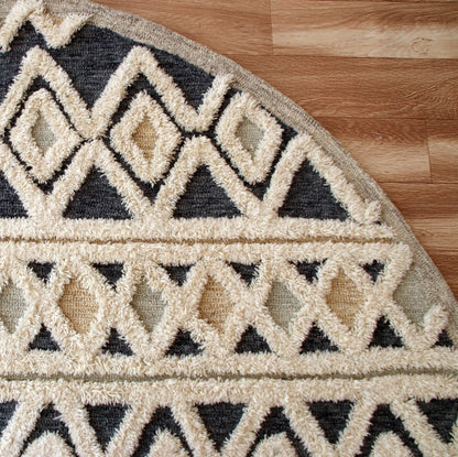 6' Round Blue and Cream Striped Diamonds Area Rug