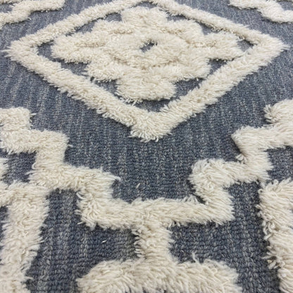 6' Round Gray and Cream Geometric Area Rug