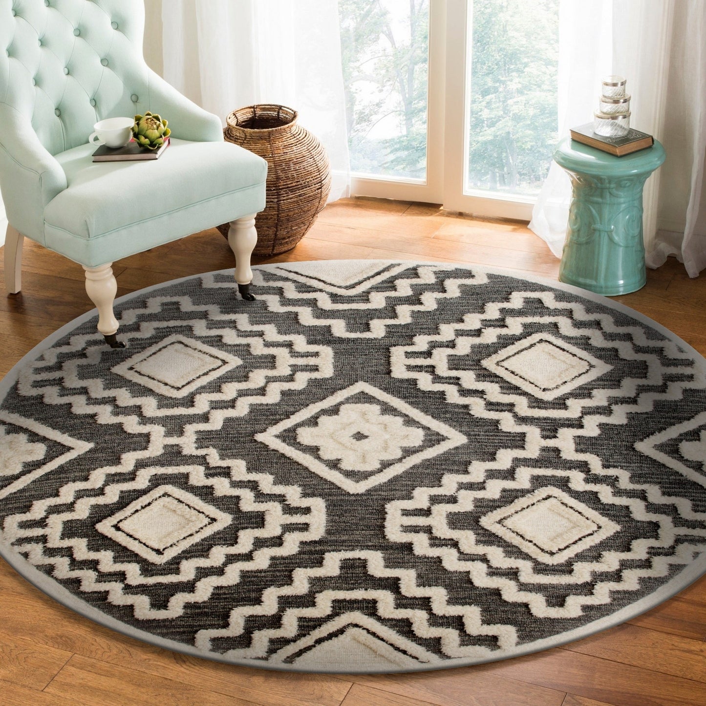 6' Round Gray and Cream Geometric Area Rug