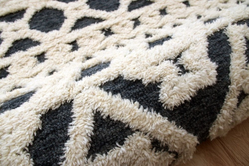 6' Blue And Ivory Wool Hand Tufted Round Rug