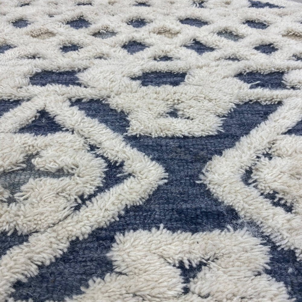 6' Blue And Ivory Wool Hand Tufted Round Rug