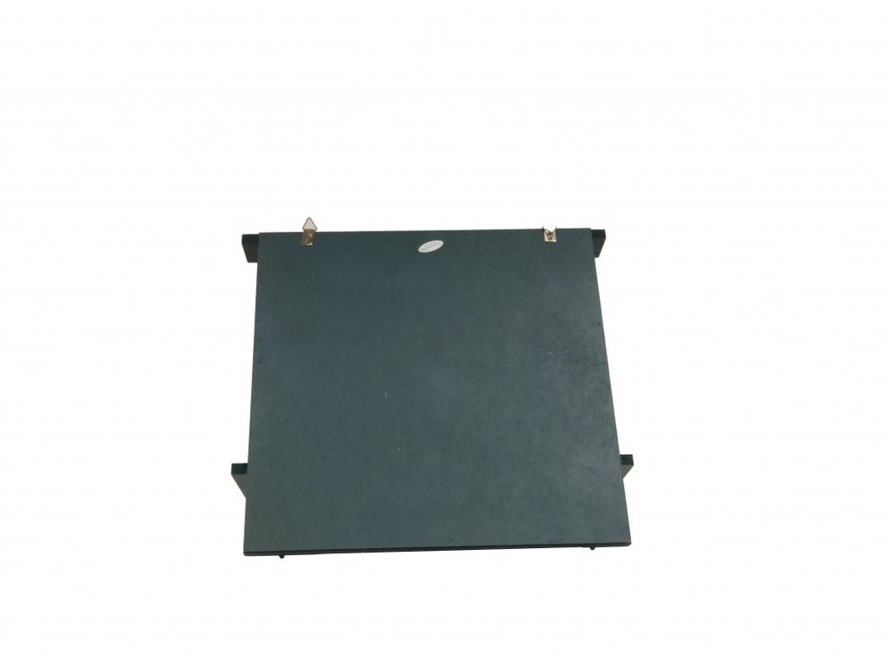 17" Green And Yellow Metal