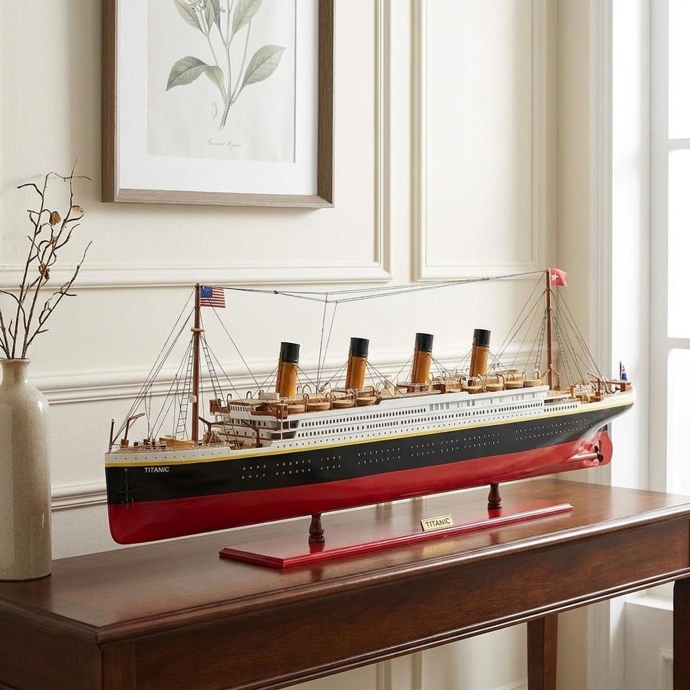 19" Black And Red Solid Wood 1912 RMS Titanic Hand Painted Model Boat