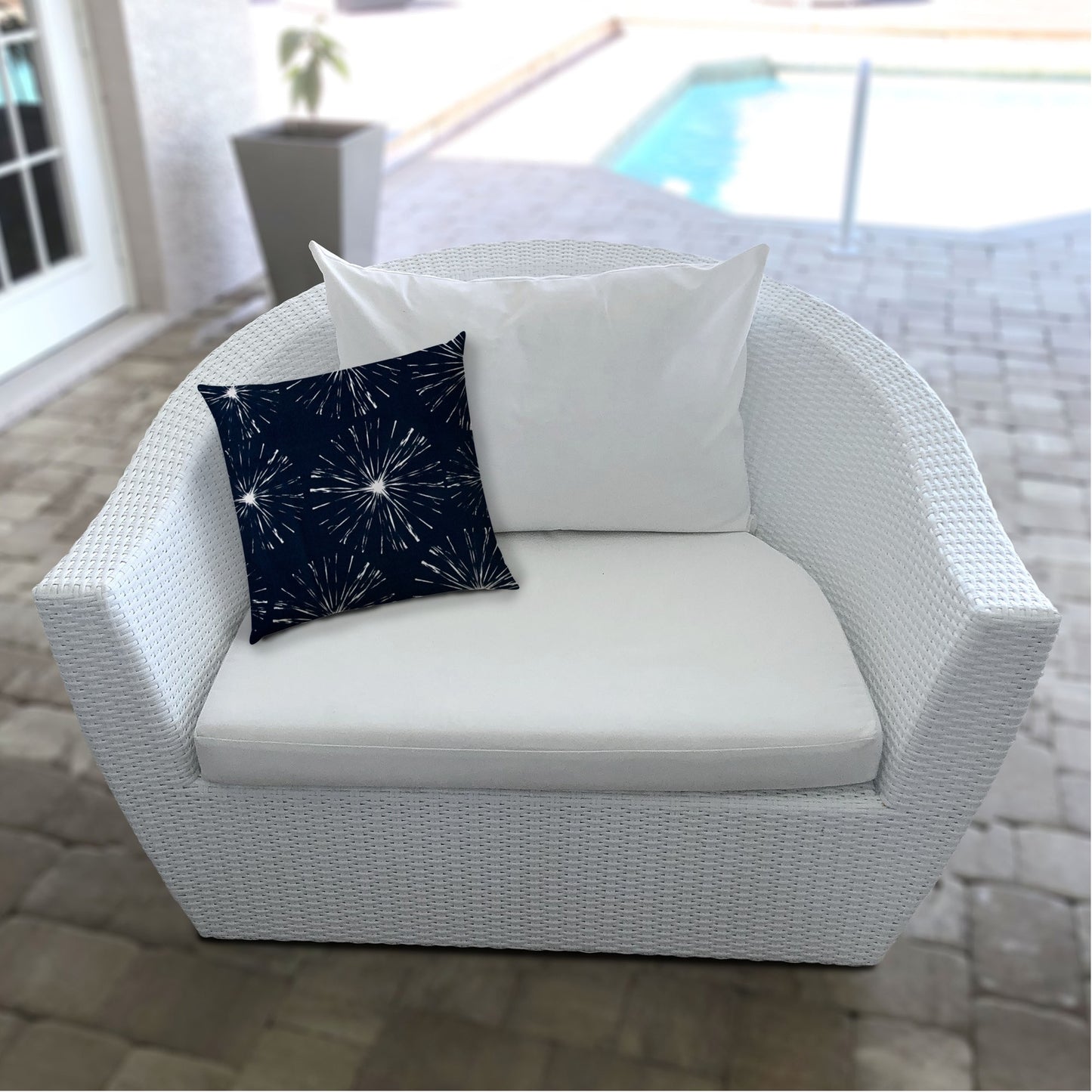 17" X 17" Navy Blue And White Blown Seam Floral Lumbar Indoor Outdoor Pillow