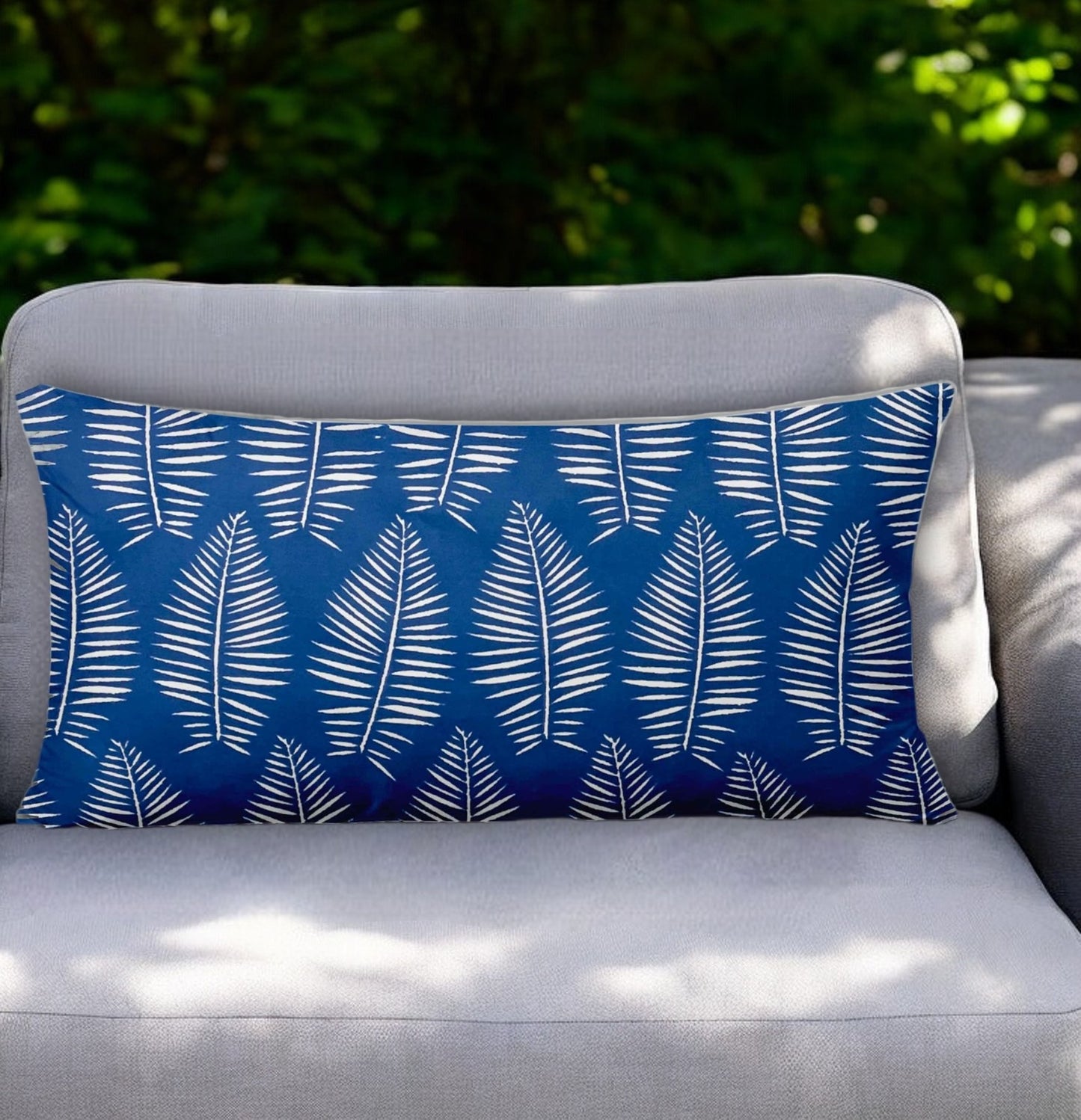 12" X 16" Blue And White Zippered Tropical Lumbar Indoor Outdoor Pillow Cover