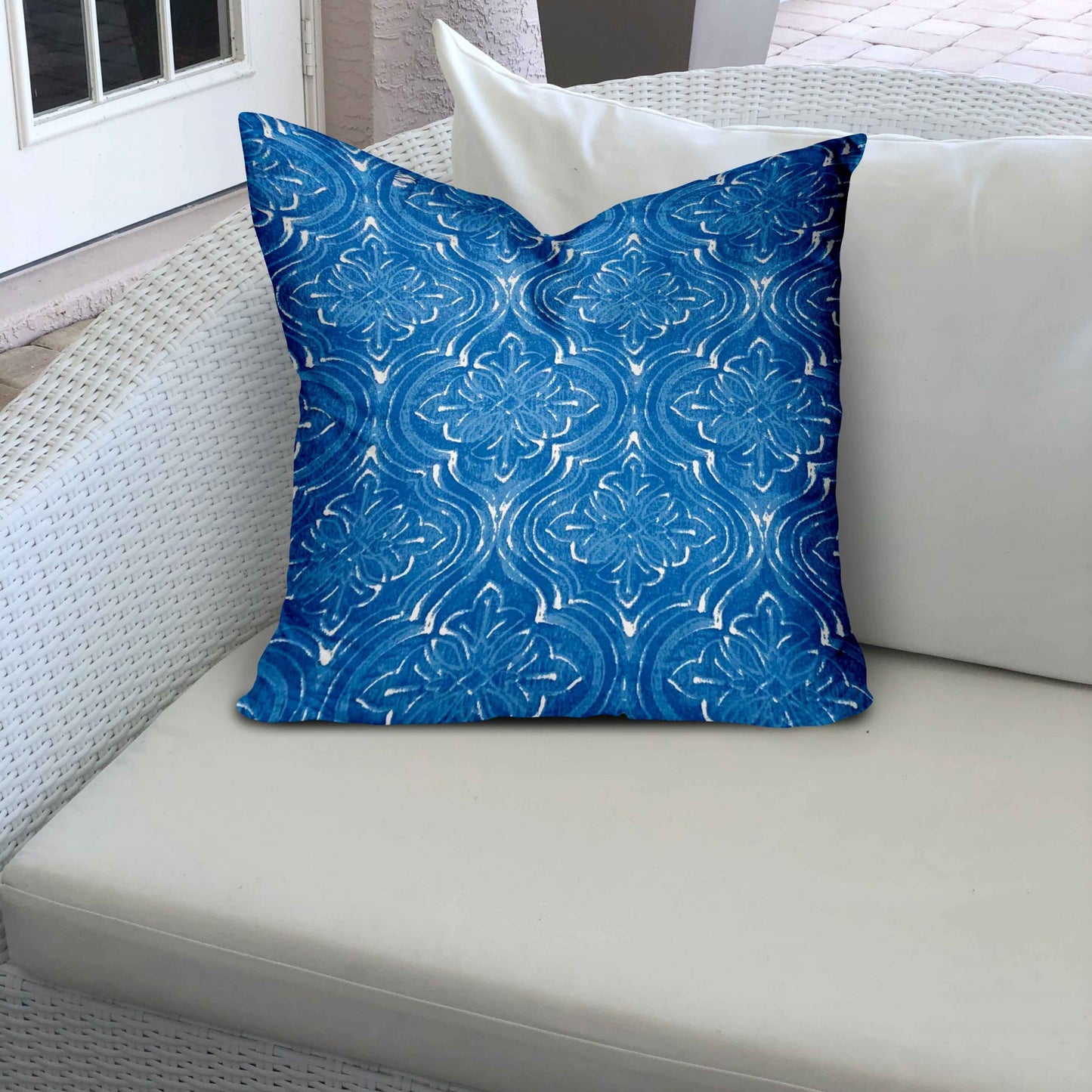 12" X 16" Blue And White Blown Seam Ikat Lumbar Indoor Outdoor Pillow