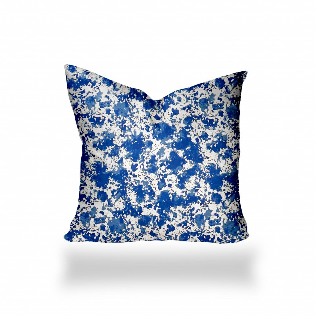 12" X 16" Blue And White Crab Enveloped Lumbar Indoor Outdoor Pillow Cover