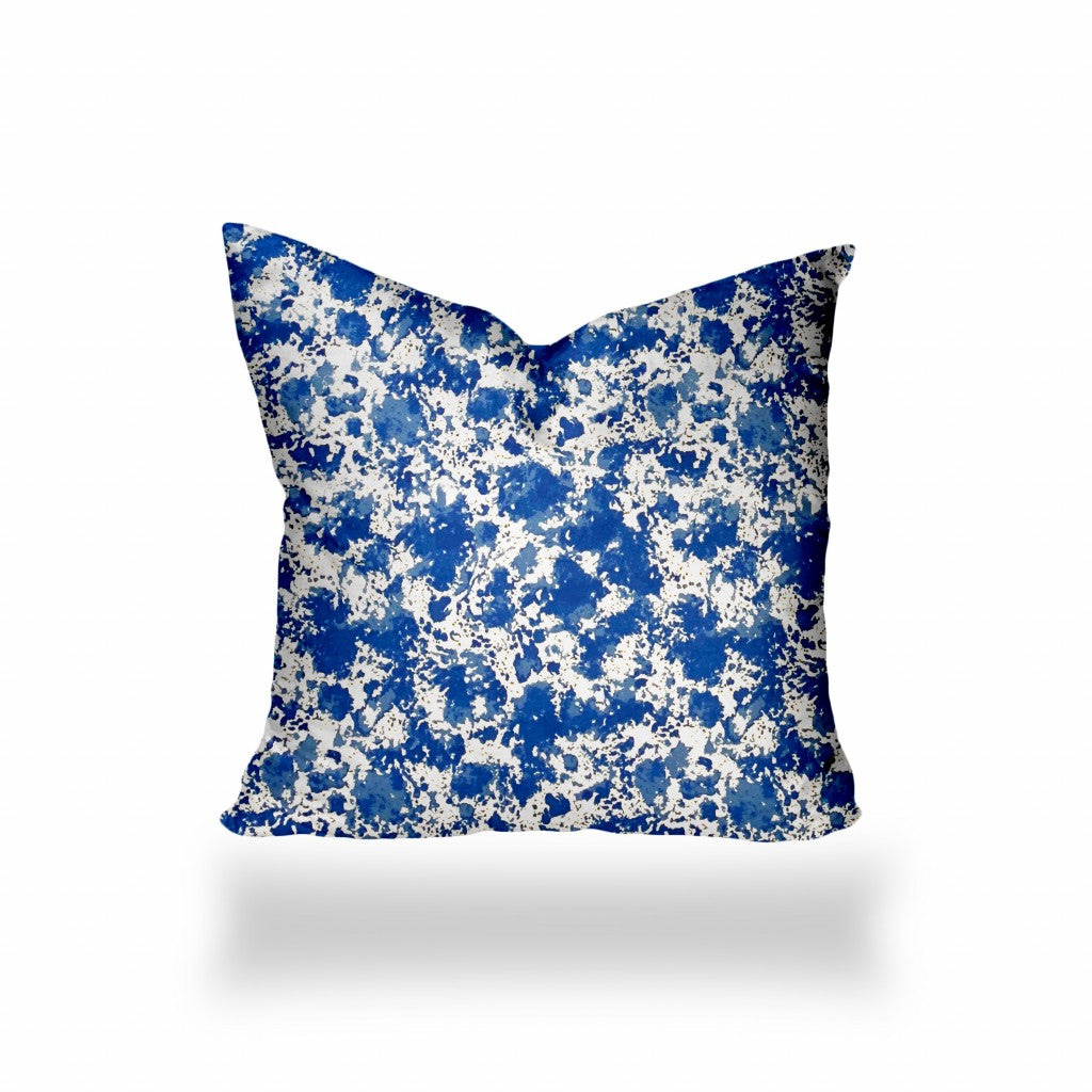 12" X 16" Blue And White Crab Enveloped Lumbar Indoor Outdoor Pillow Cover