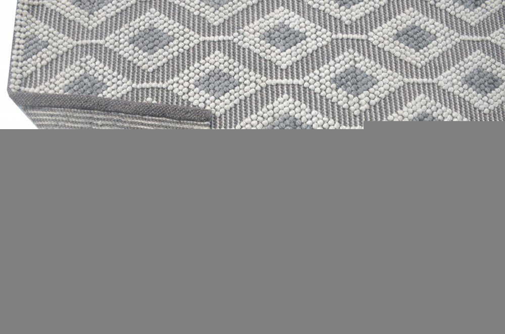 5' X 7' Gray and Ivory Geometric Handmade Area Rug