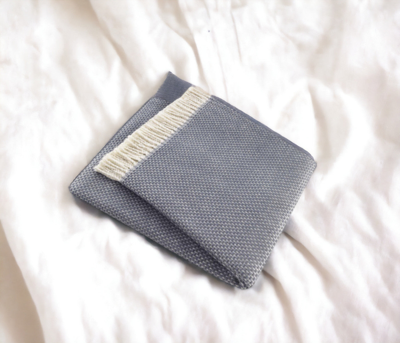 Soft Slate Gray Links Pattern Throw Blanket