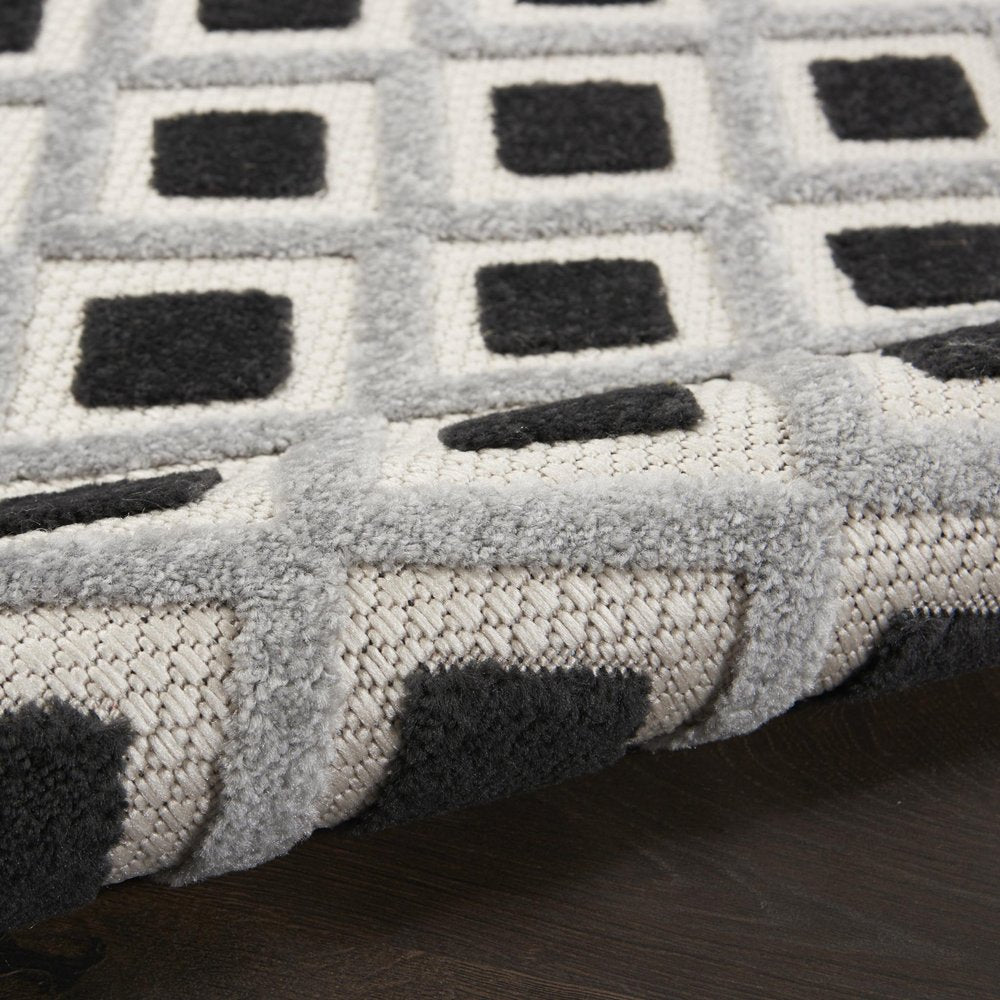 10' Black And White Indoor Outdoor Runner Rug