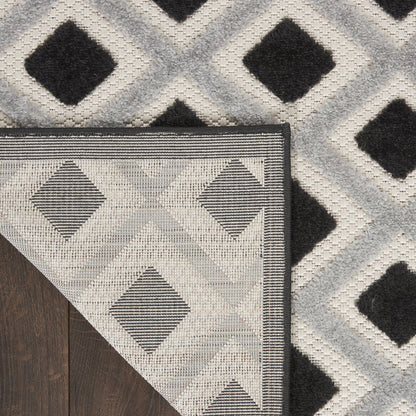 10' Black And White Indoor Outdoor Runner Rug
