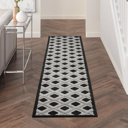 12' Black And White Indoor Outdoor Runner Rug