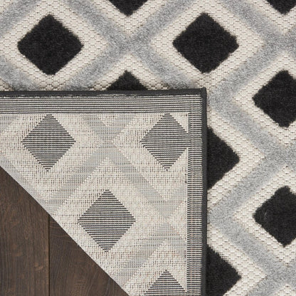 8' Black And White Indoor Outdoor Runner Rug