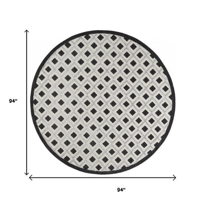 8' X 8' Black And White Round Indoor Outdoor Area Rug