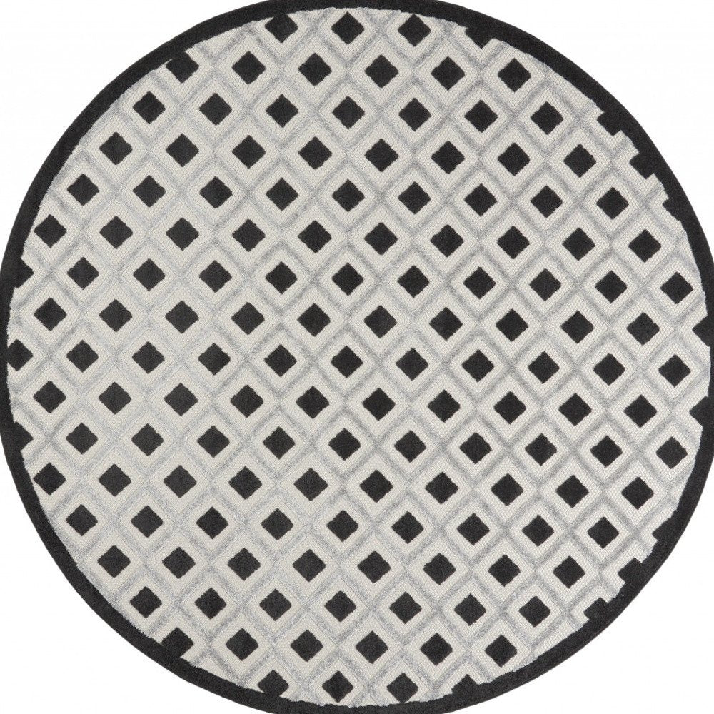 8' X 8' Black And White Round Indoor Outdoor Area Rug