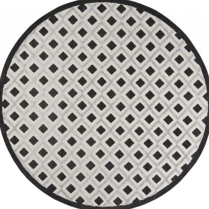 8' X 8' Black And White Round Indoor Outdoor Area Rug