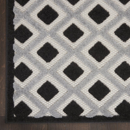 9' X 12' Black And White Indoor Outdoor Area Rug