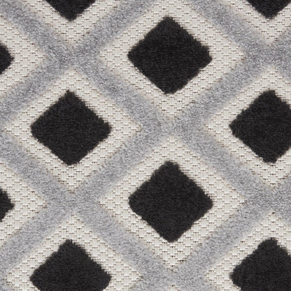 9' X 12' Black And White Indoor Outdoor Area Rug