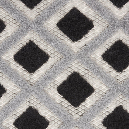 9' X 12' Black And White Indoor Outdoor Area Rug