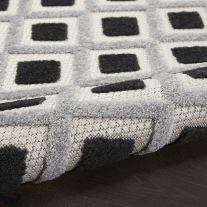 9' X 12' Black And White Indoor Outdoor Area Rug