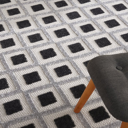 9' X 12' Black And White Indoor Outdoor Area Rug
