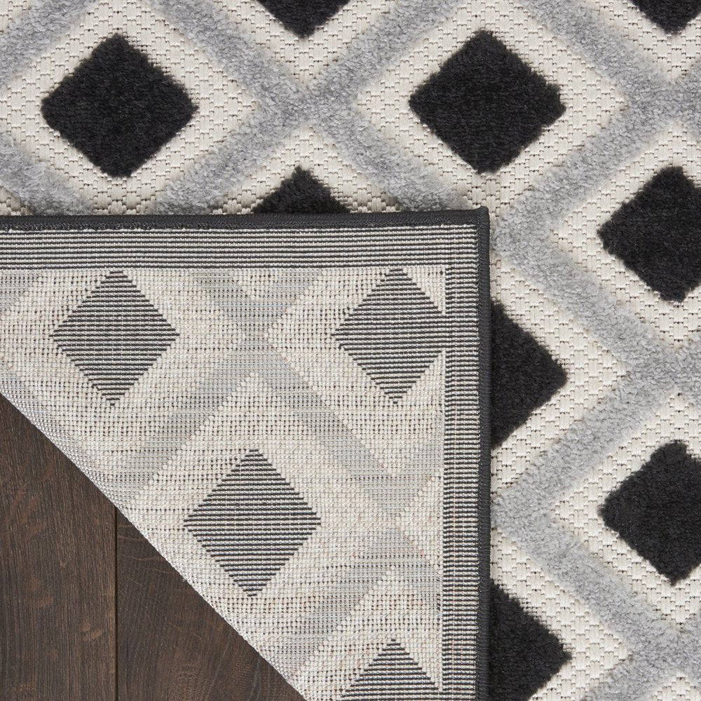 9' X 12' Black And White Indoor Outdoor Area Rug