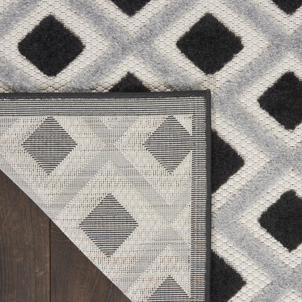 9' X 12' Black And White Indoor Outdoor Area Rug