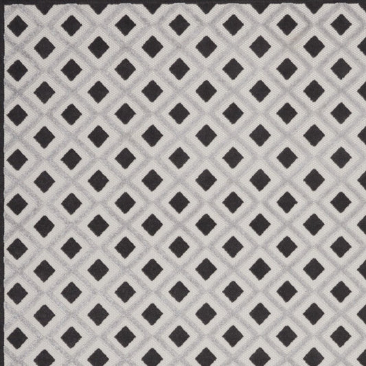 10' X 13' Black And White Indoor Outdoor Area Rug