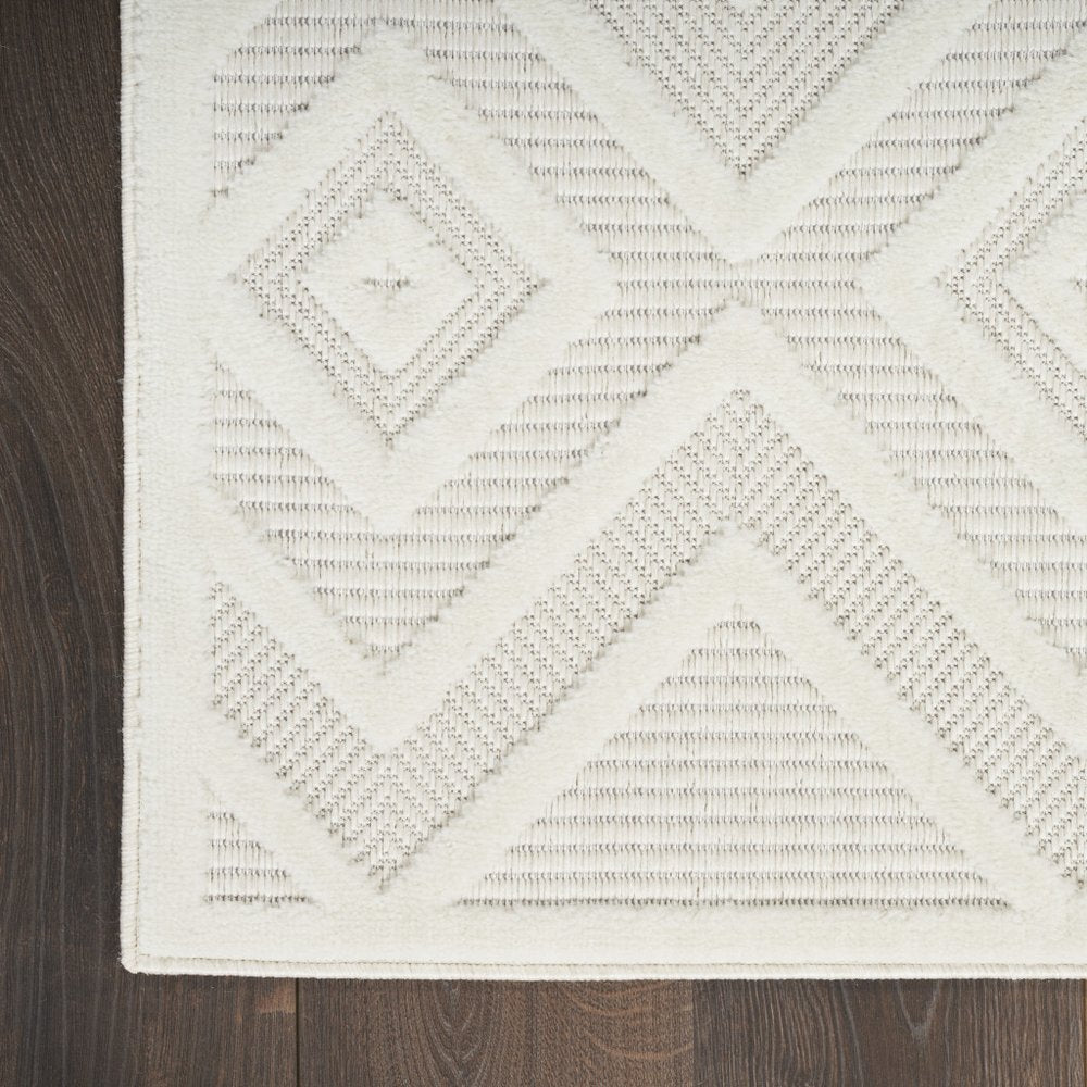 5' X 7' Ivory Indoor Outdoor Area Rug