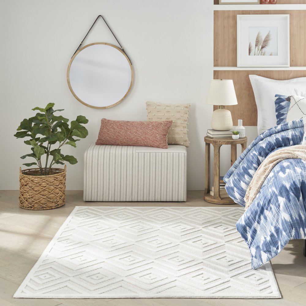 5' X 7' Ivory Indoor Outdoor Area Rug