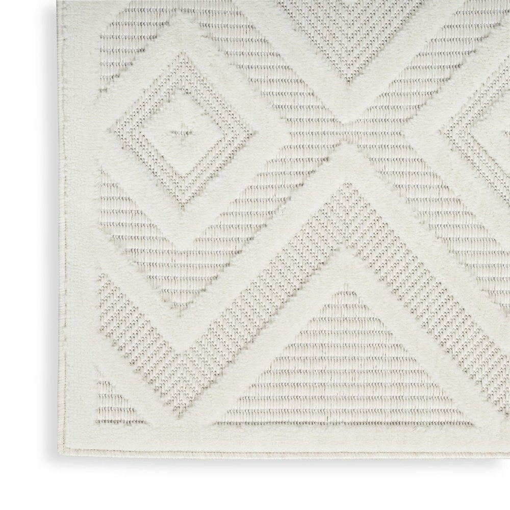 6' X 9' Ivory Indoor Outdoor Area Rug