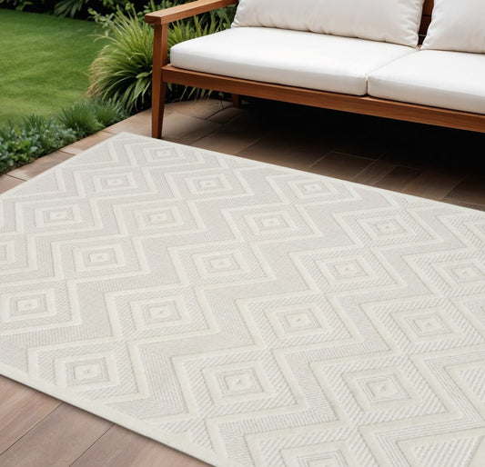 6' X 9' Ivory Indoor Outdoor Area Rug