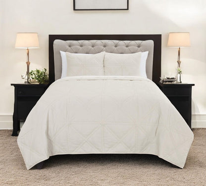 Set of Three Ivory Geometric King Quilt