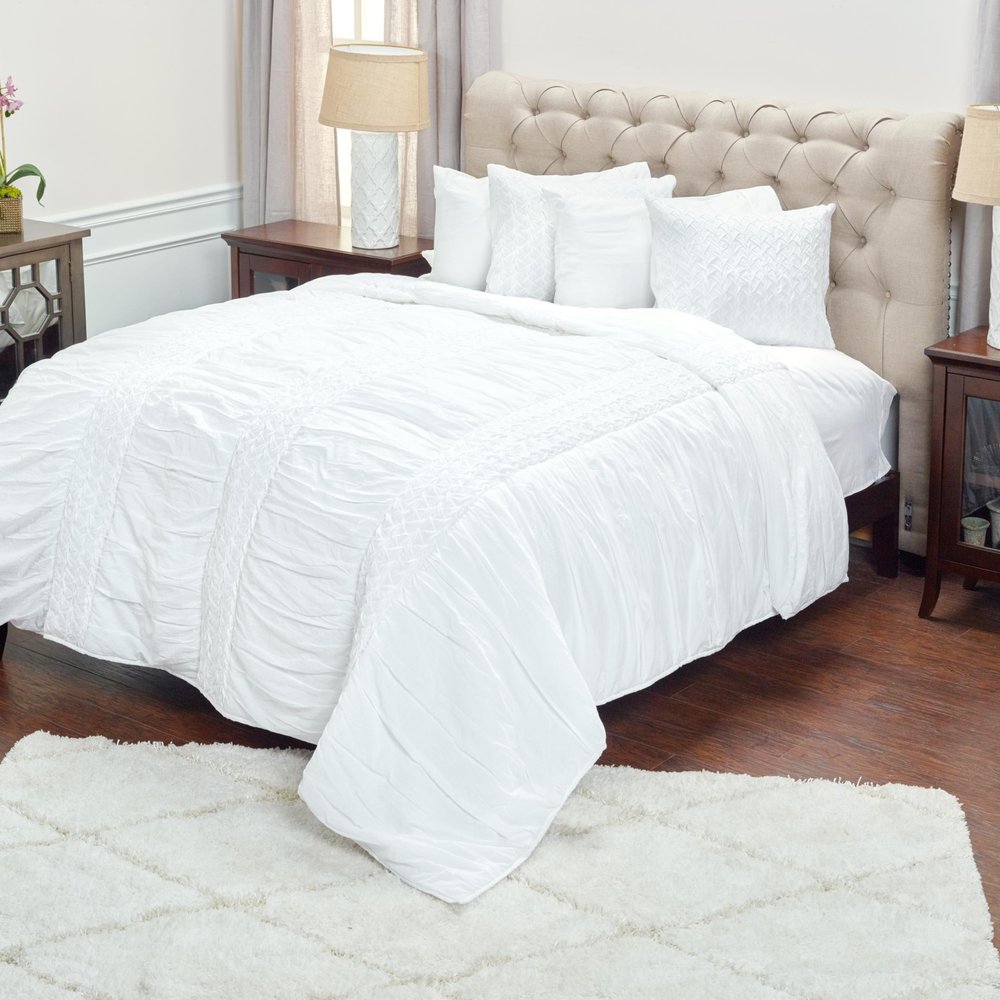 White Geometric Twin Quilt