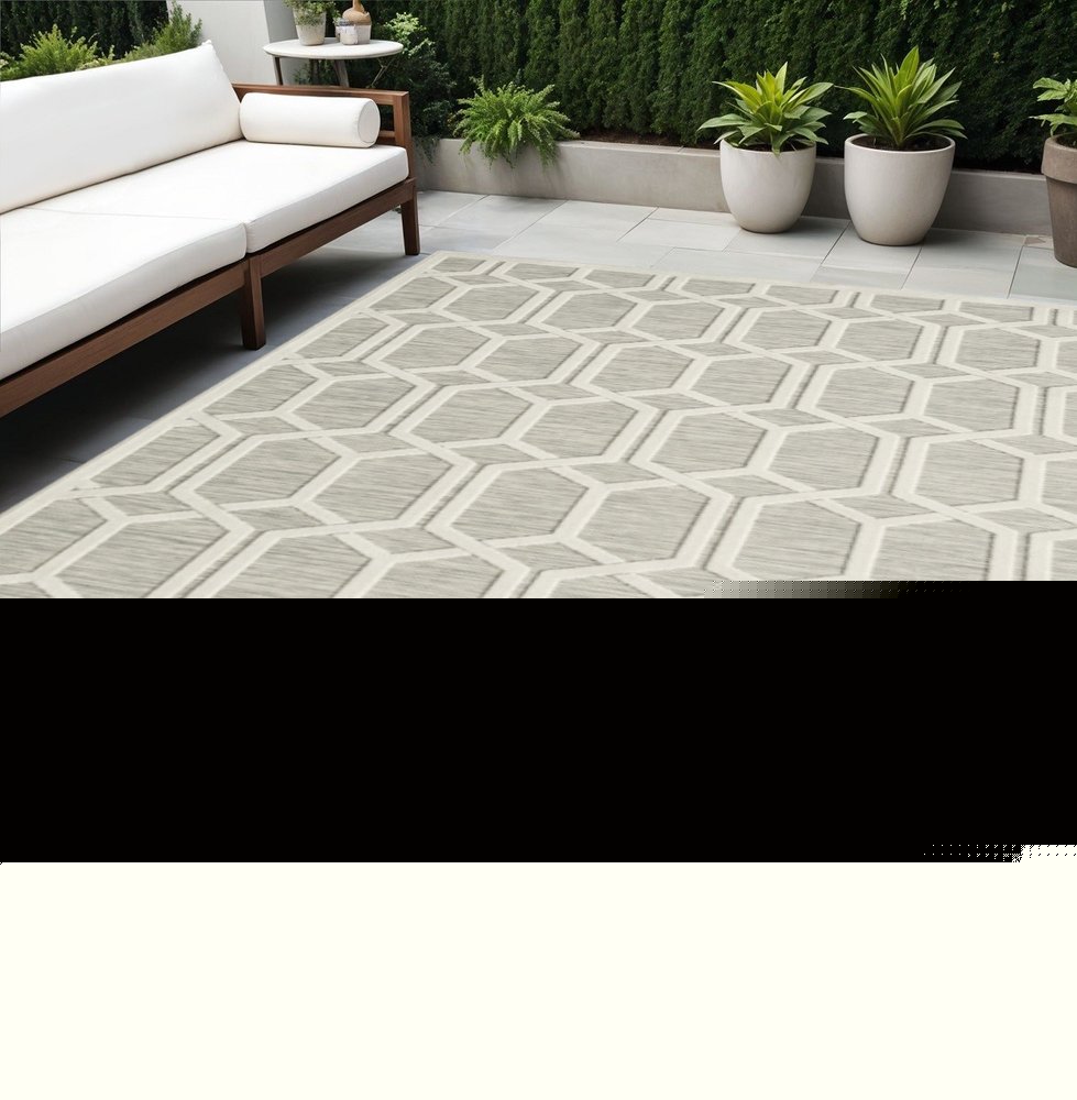 5' X 7' Gray And Ivory Geometric Stain Resistant Indoor Outdoor Area Rug