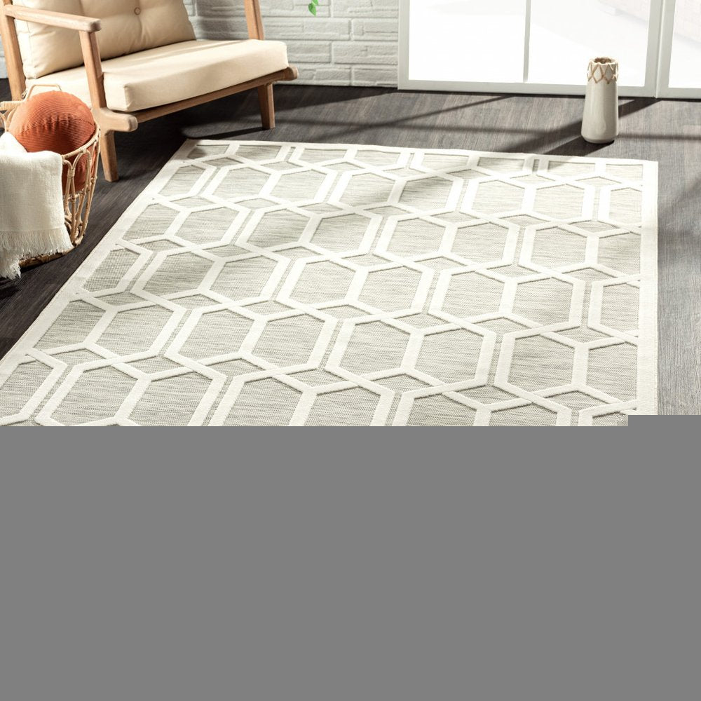 8' X 10' Gray And Ivory Indoor Outdoor Area Rug