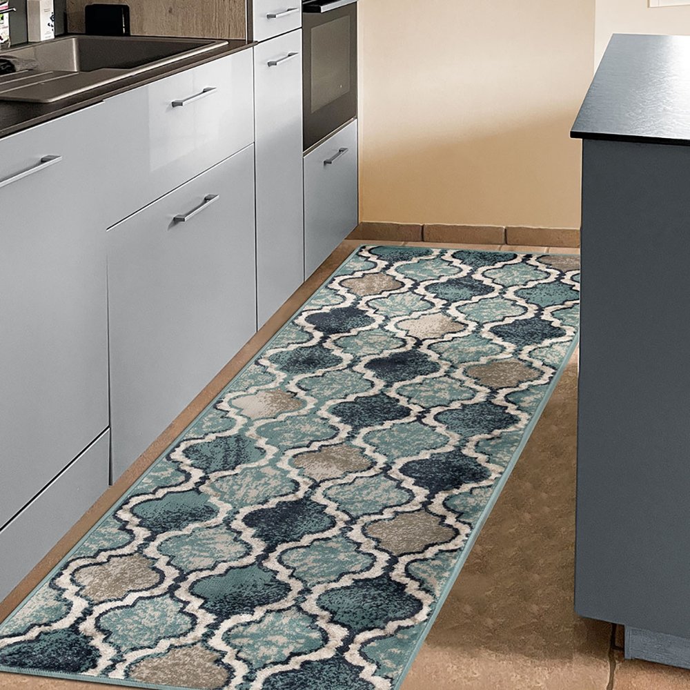 10' Gray And Ivory Quatrefoil Distressed Runner Rug
